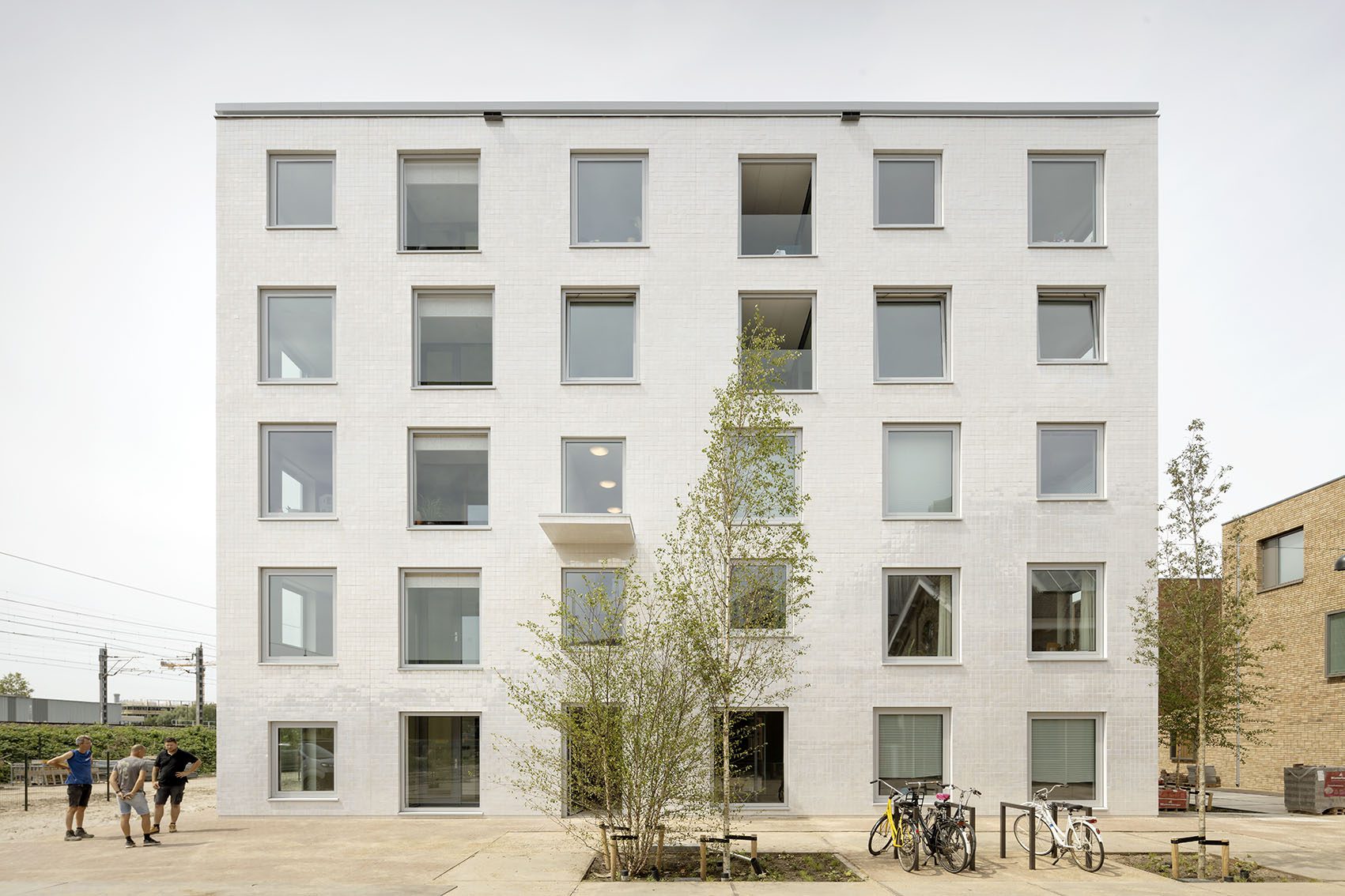 Wisselspoor - Wisselspoor apartment building nacre mother of pearl - a project by Space Encounters Office for Architecture